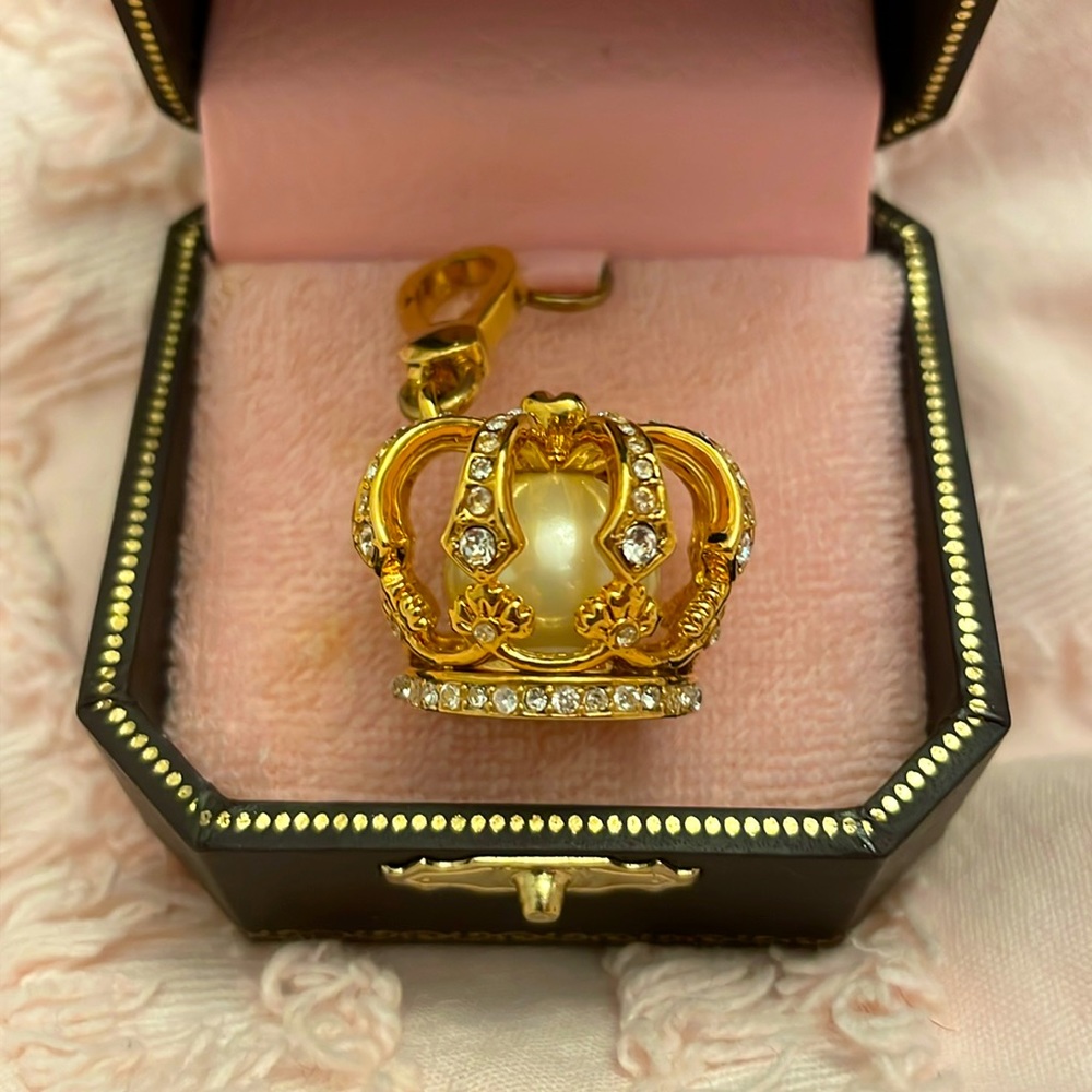 Juicy Couture Crown with pearl charm vintage NWT tagged box